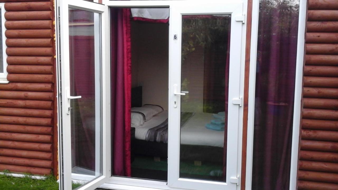 וויסבק Elm House Accommodation מראה חיצוני תמונה